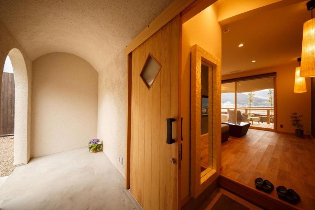 Yufuin Luxury Villa -Zakuro- Exteriör bild